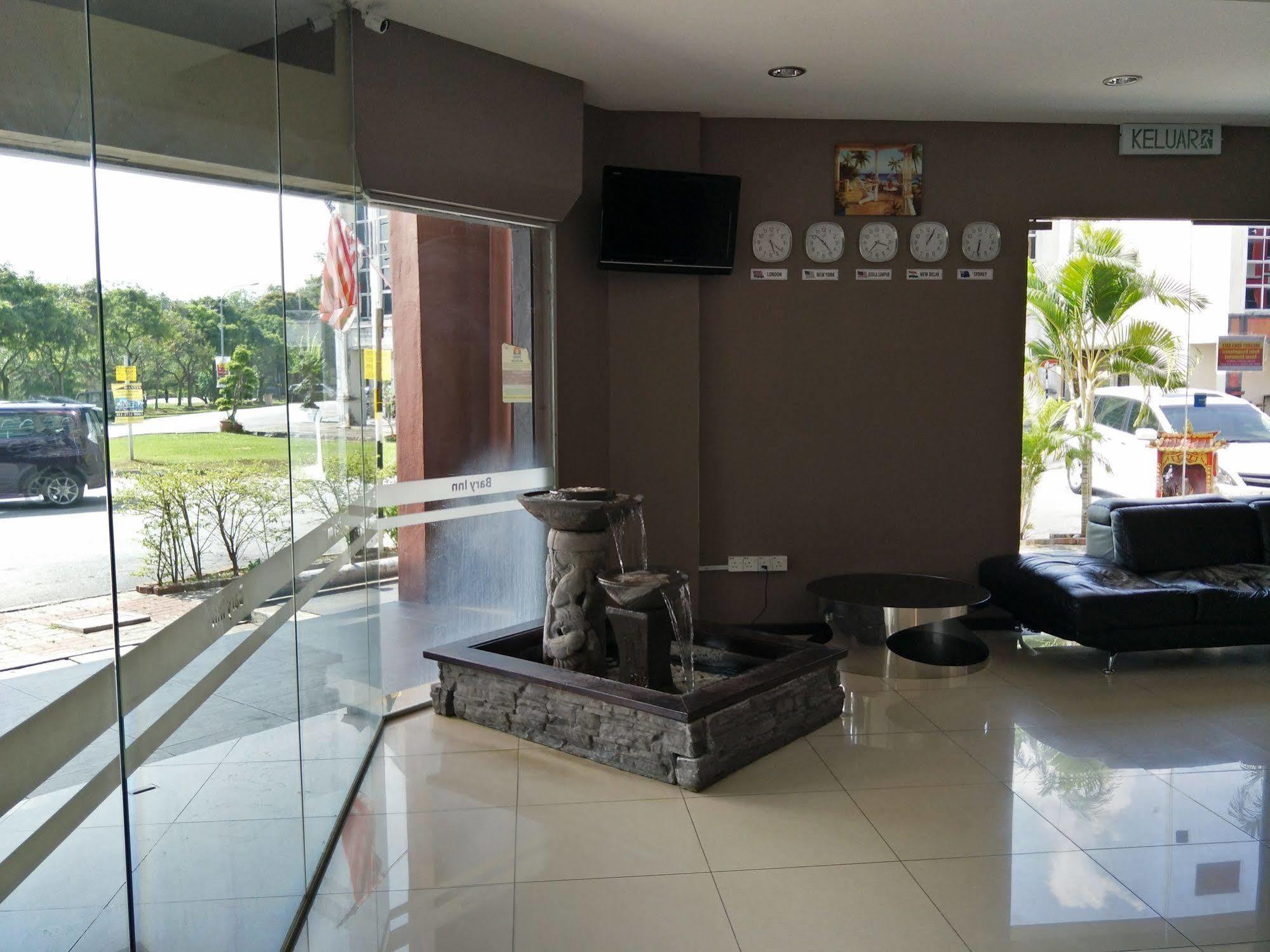Bary Inn, Klia & Klia2 - 24 Hours Free Airport Pick-Up Sepang Eksteriør billede