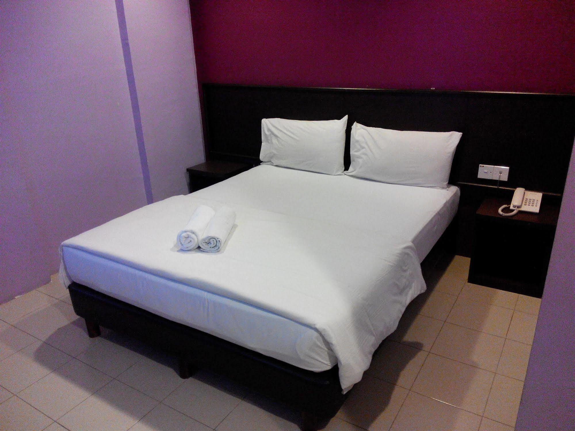 Bary Inn, Klia & Klia2 - 24 Hours Free Airport Pick-Up Sepang Eksteriør billede