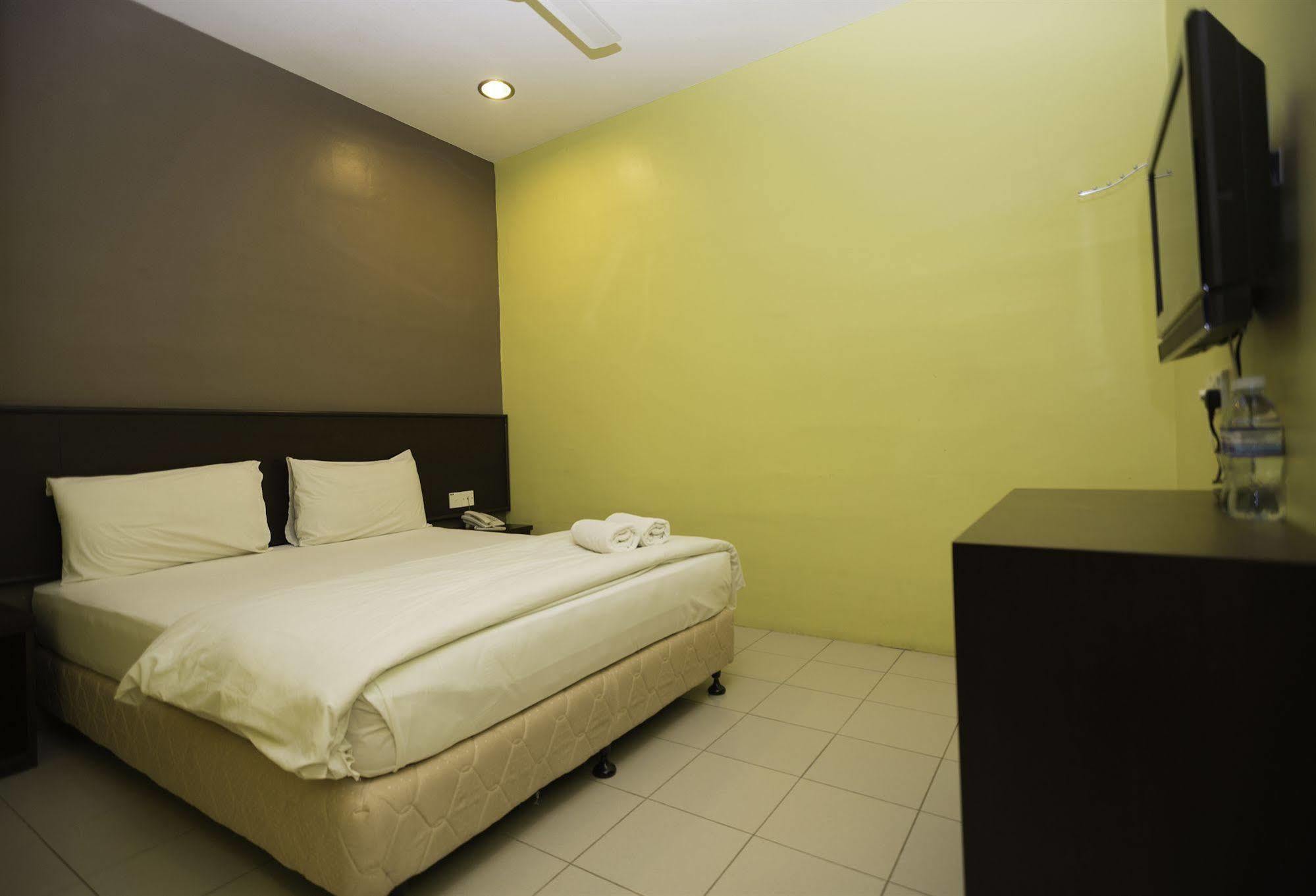 Bary Inn, Klia & Klia2 - 24 Hours Free Airport Pick-Up Sepang Eksteriør billede
